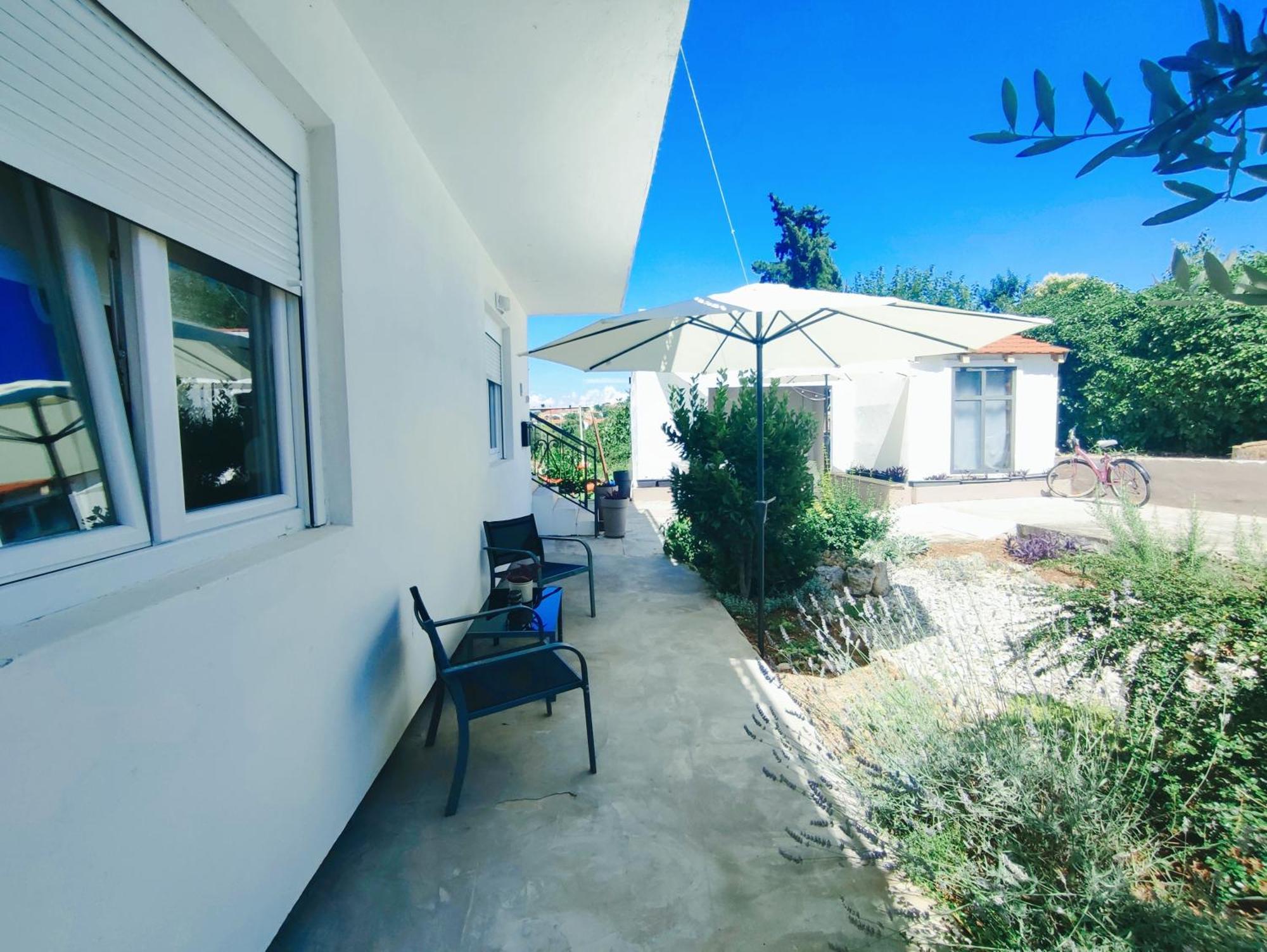 Garden Apartamento Sutomiscica Exterior foto